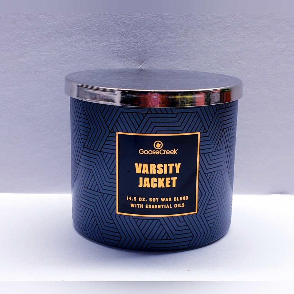 Goose Creek VARSITY JACKET Large 3-Wick Candle, 14.5 oz